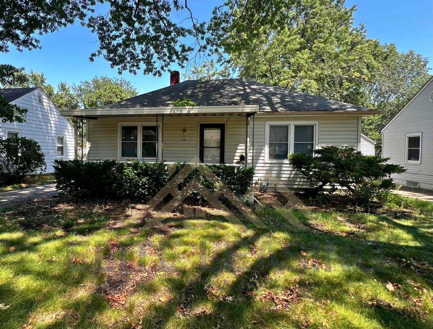 1120 SW Jane – 2 Bedroom, 1 Bath Home with Basement & Garage Coming Soon!