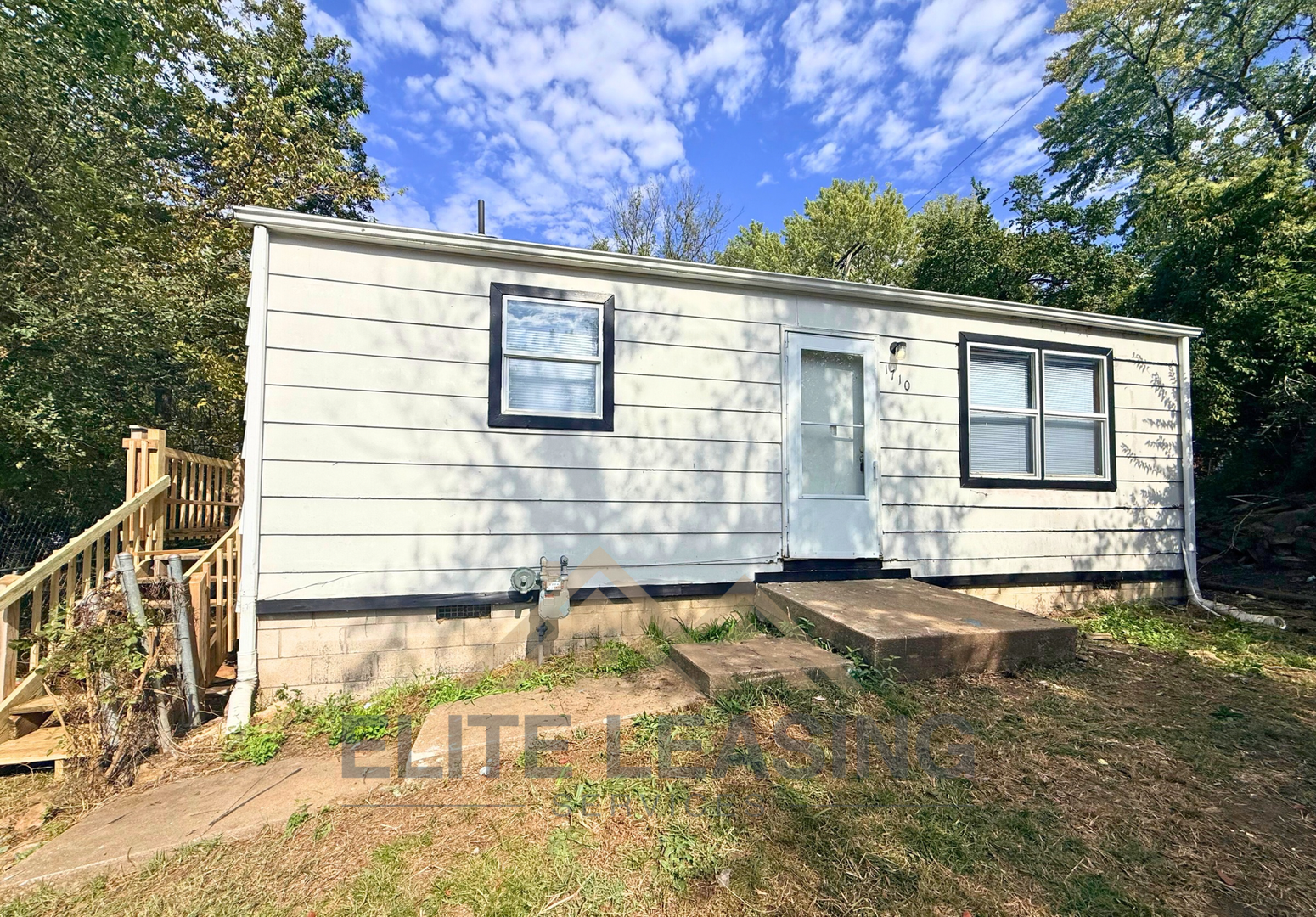 Topeka House: 1710 SE 24th St.