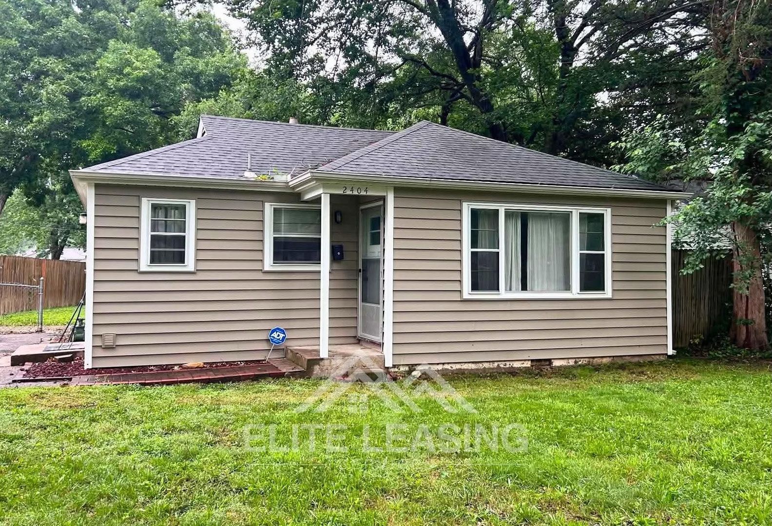 Topeka House: 2404 SW Plass Ave