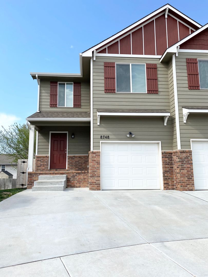 Wichita House: 8748 Harry Ct.