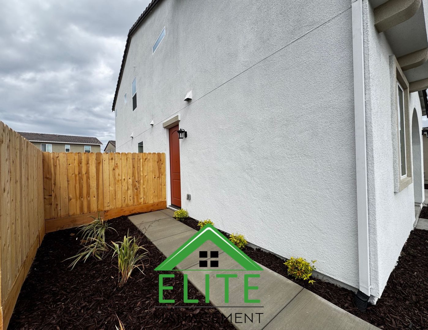 Manteca House: 2370 Controllata St #2