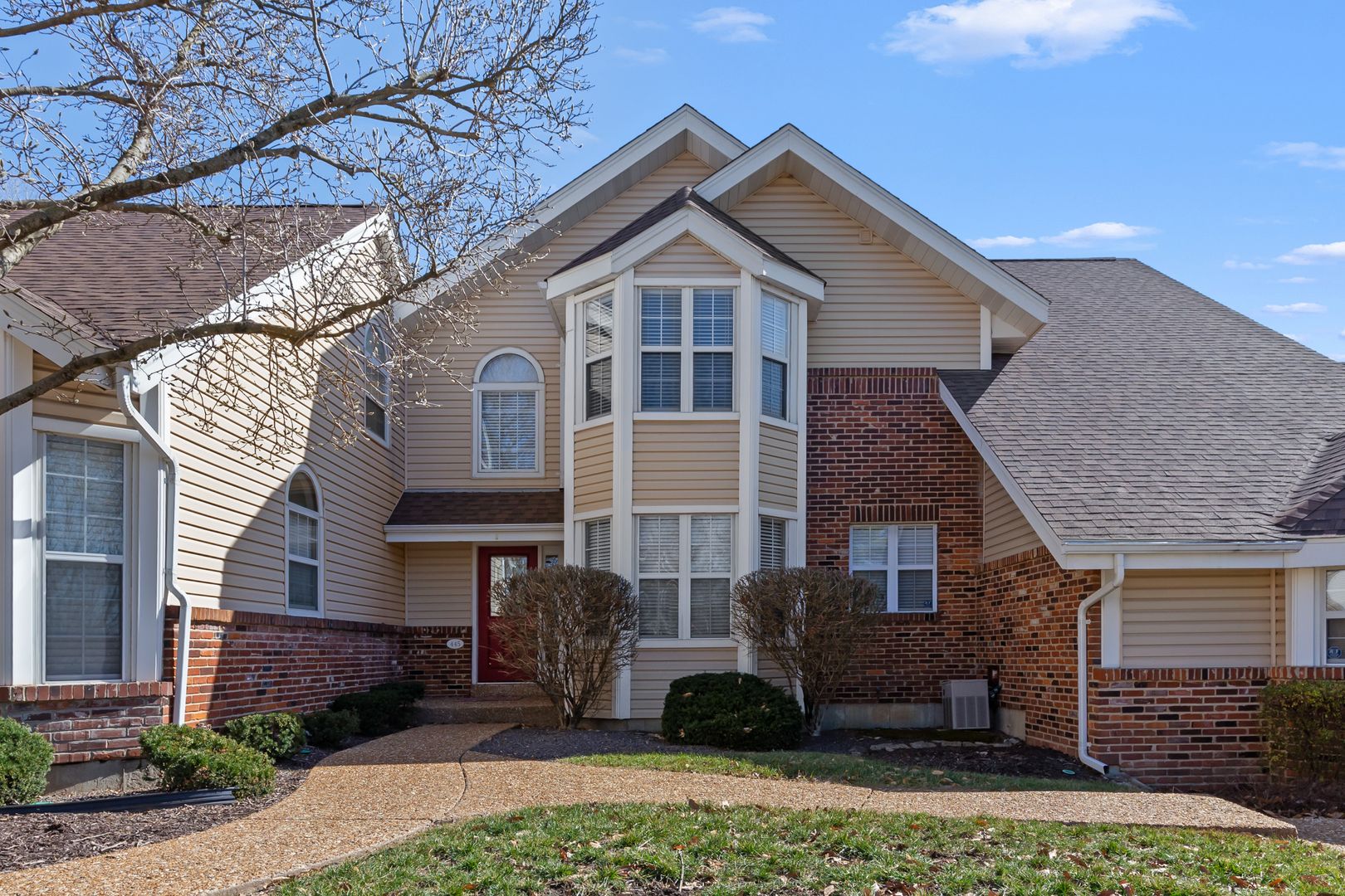 Saint Charles Townhome: 445 Meramec Way