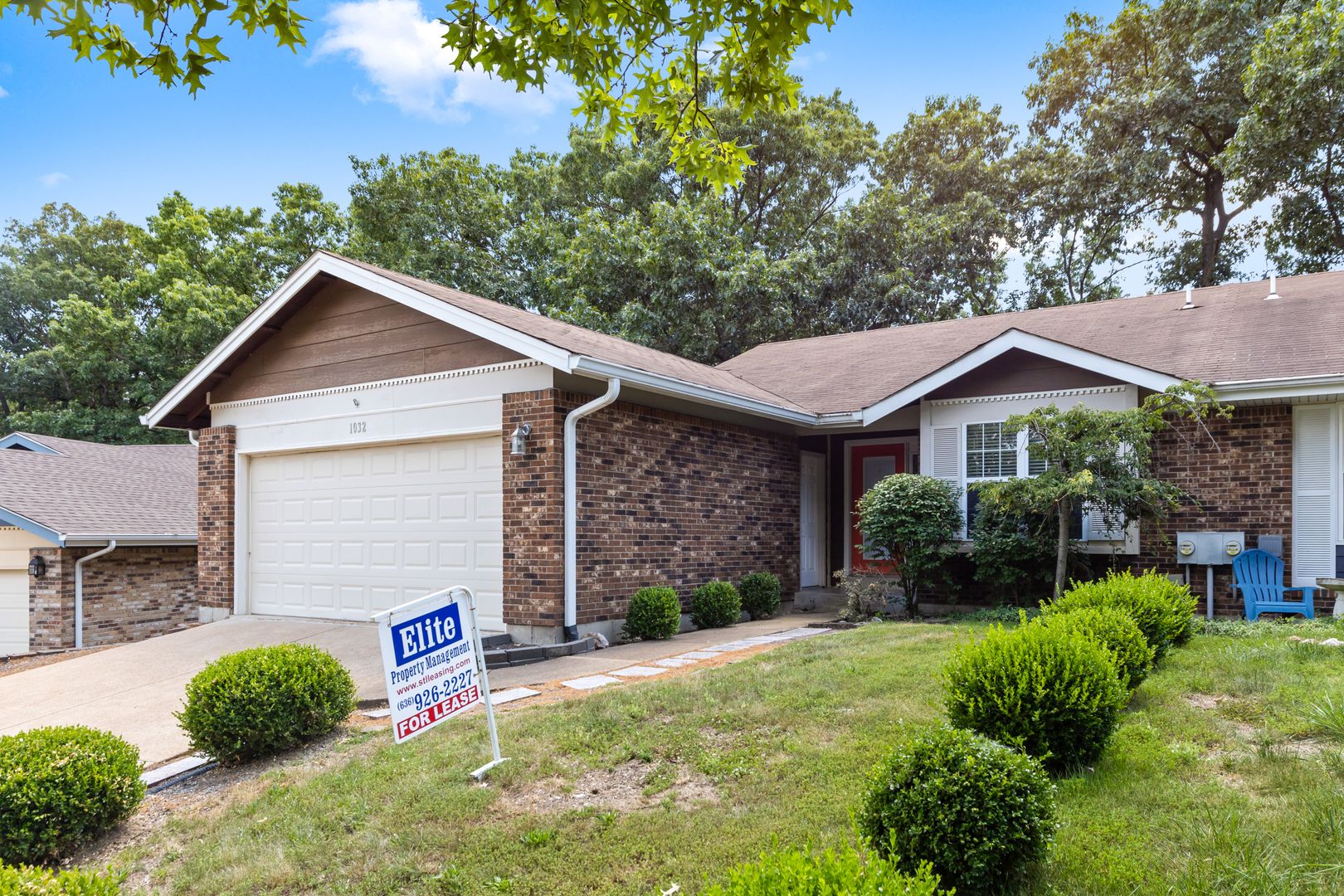 Ellisville House: 1032 Ridgeway Meadow Drive