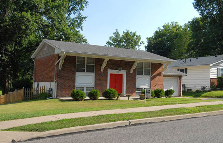 Saint Louis House: 12428 Marine Avenue