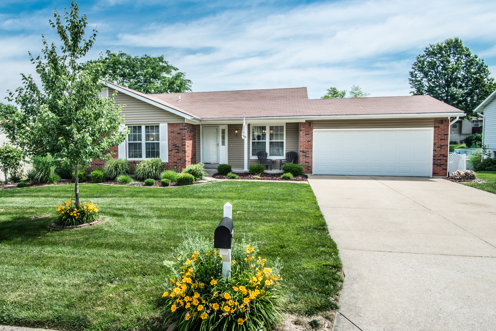 St. Charles House: 1620 Dahlia Ct.