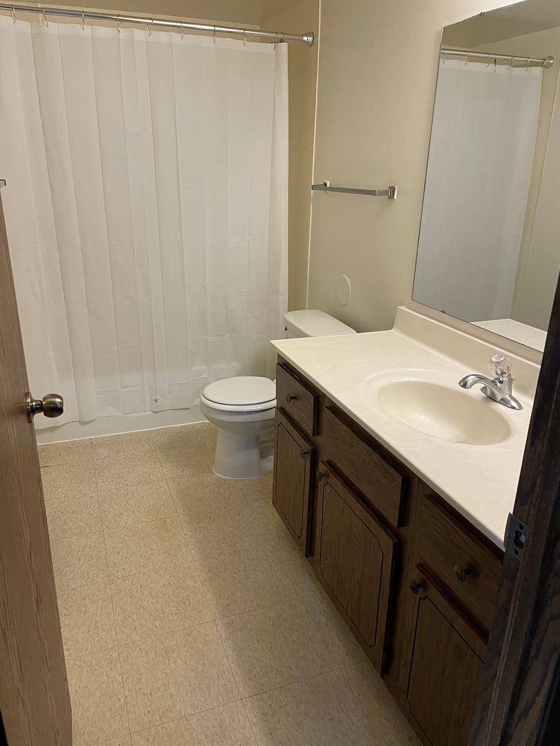 Schererville Apartment: 2130 Meadow Lane