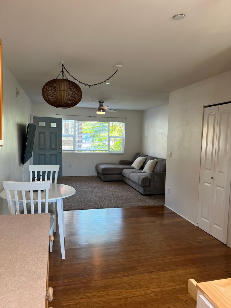 Lahaina Condo: 35 Katie Lane #726