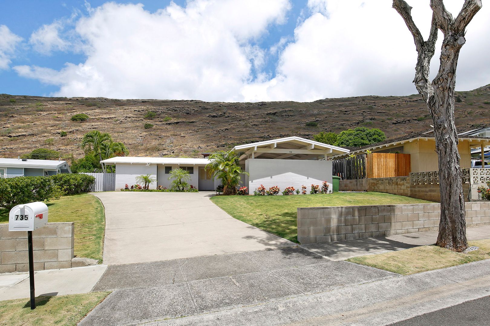Honolulu House: 735 Kapulena Loop