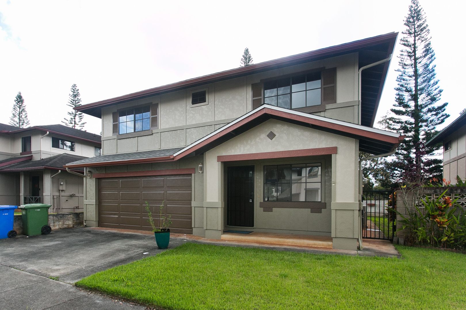 Mililani House: 95-1045 Kahakiki St