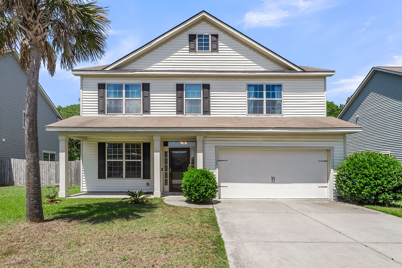 North Charleston House: 7624 High Maple Cir