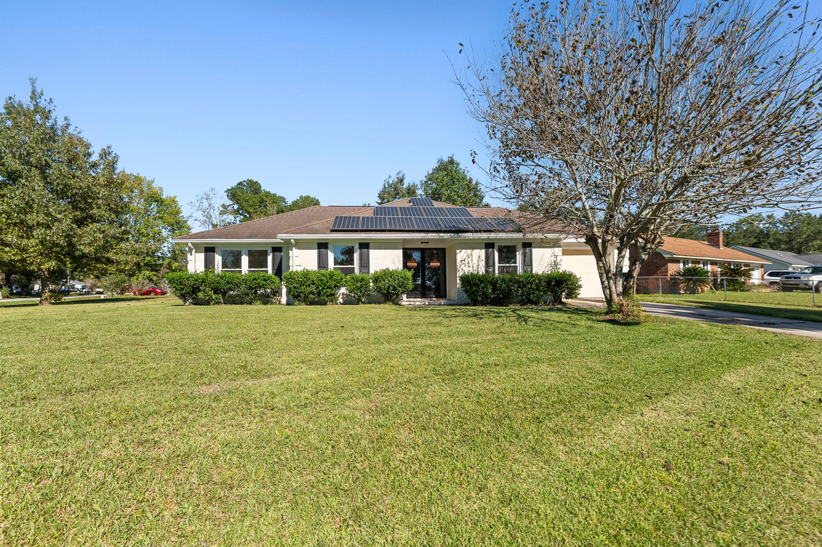 Moncks Corner House: 1101 Stuart Drive, Moncks Corner SC 29461