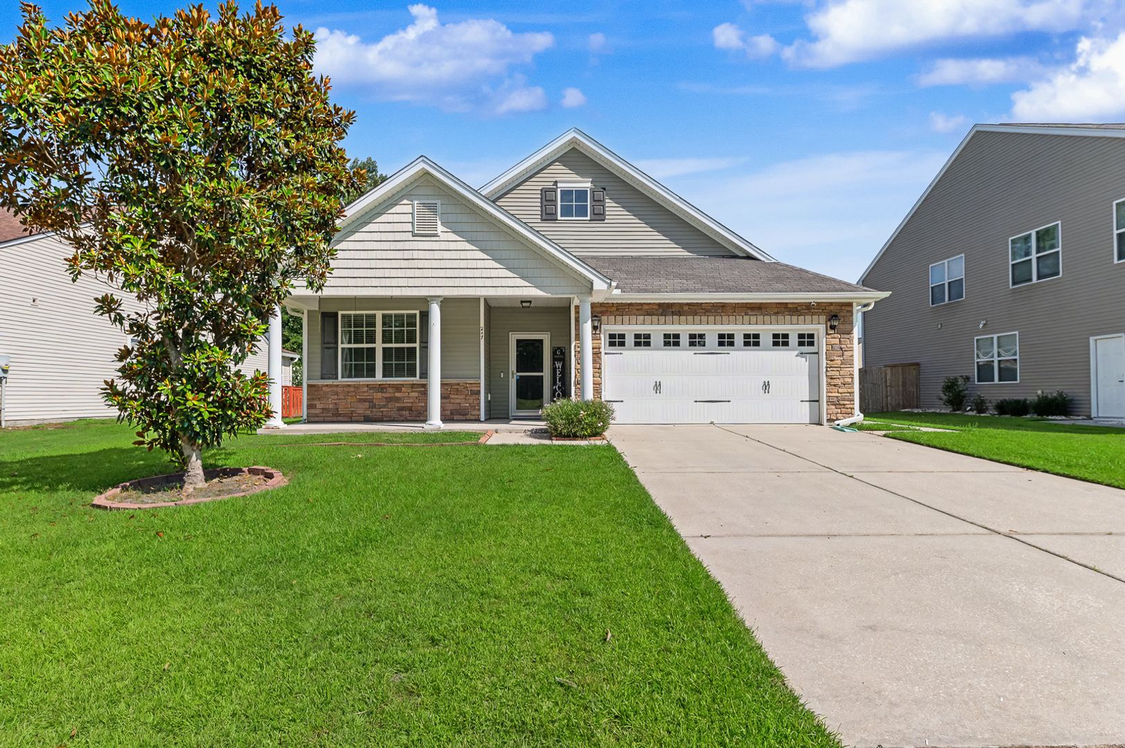 Goose Creek House: 247 Clayburne Dr