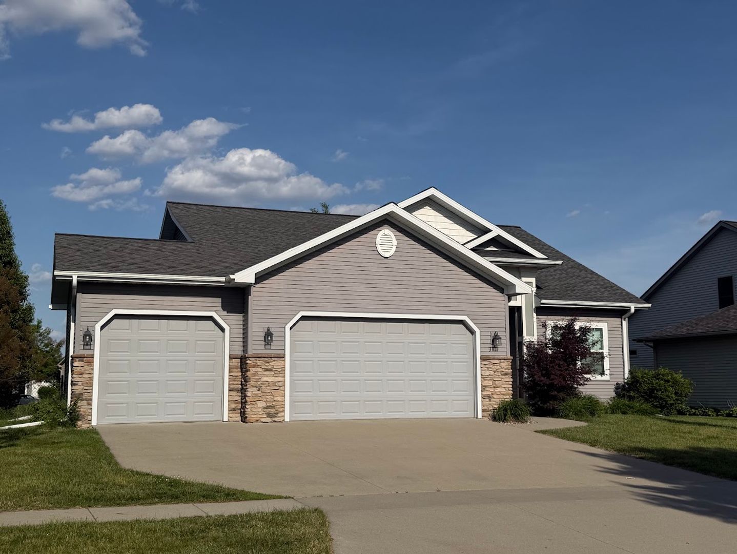 Ames House: 3314 Cullen Dr