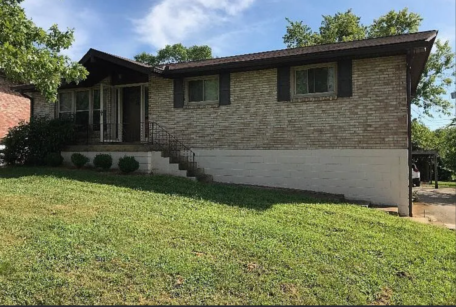 Nashville House: 521 Landau Dr