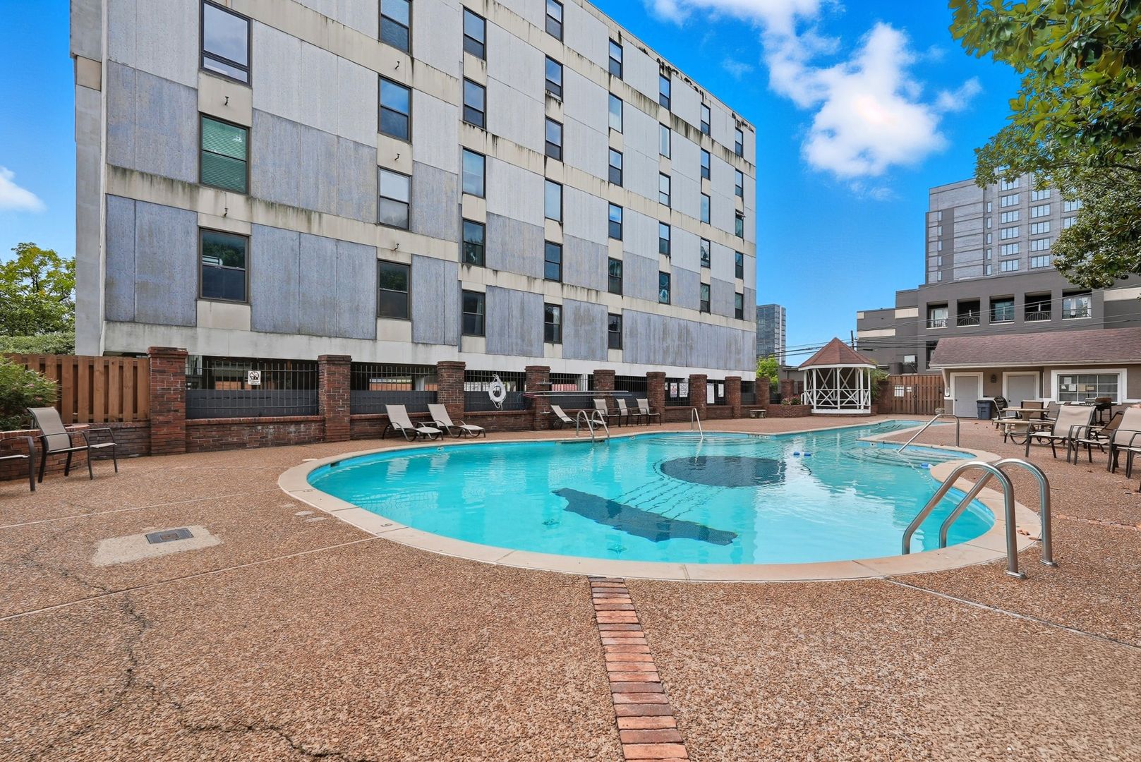 Nashville House: 11 Music Square E