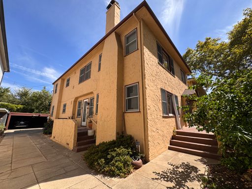 EAST SACRAMENTO Huge Two-Bedroom Duplex! 1029 33rd Street – photo 1