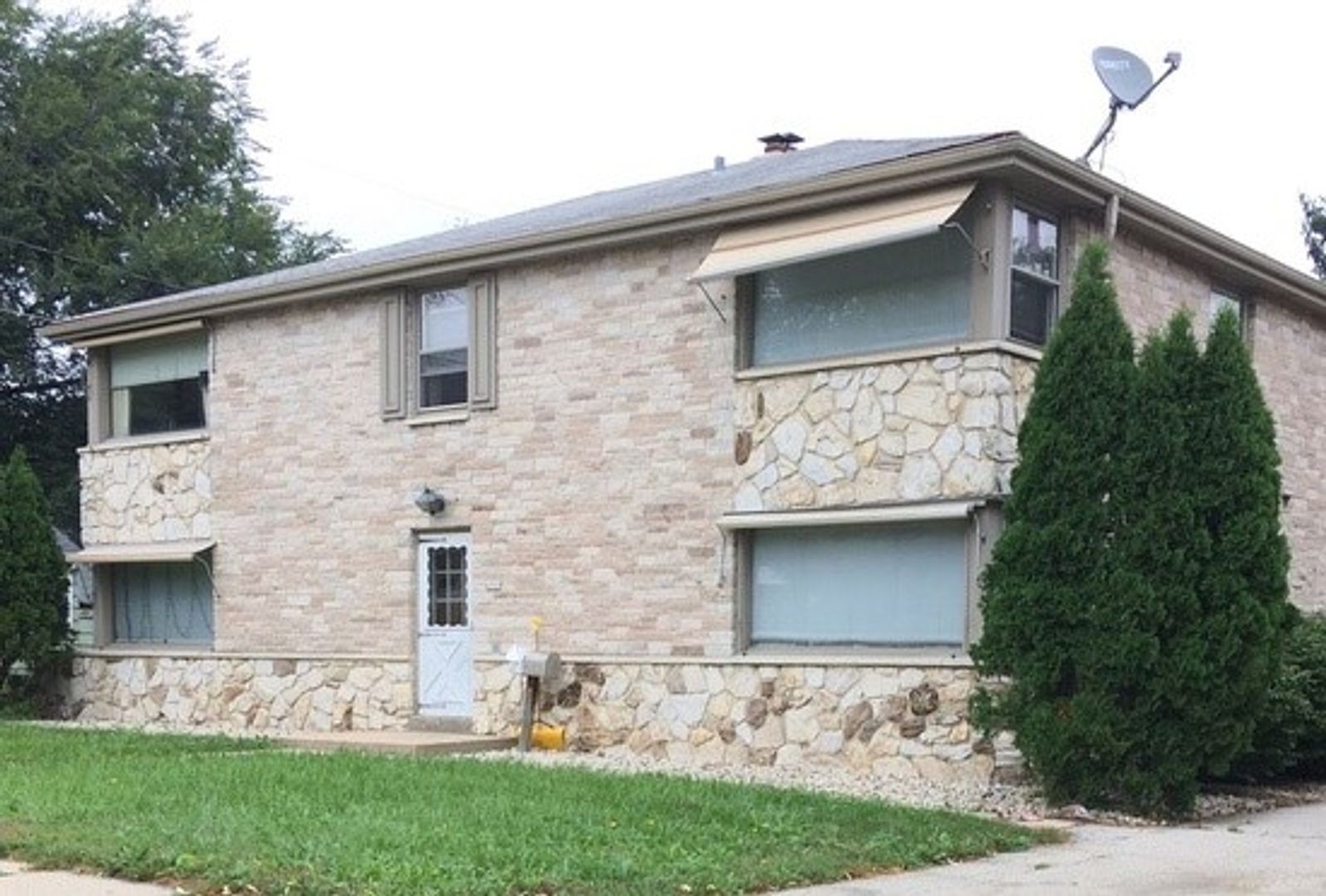 Milwaukee Apartment: 4060 N. 73rd Street