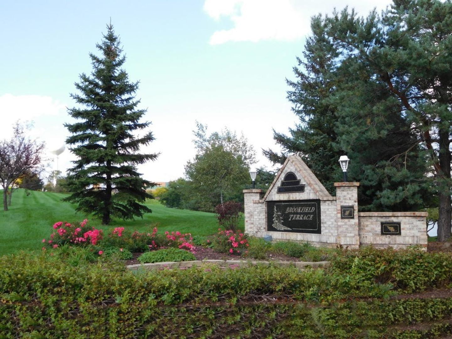 Brookfield Condo: 317 Terrace Drive