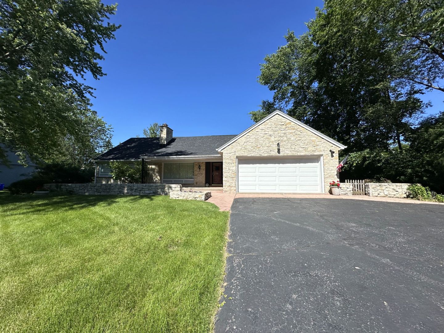 Elm Grove House: 1375 Fairhaven Blvd