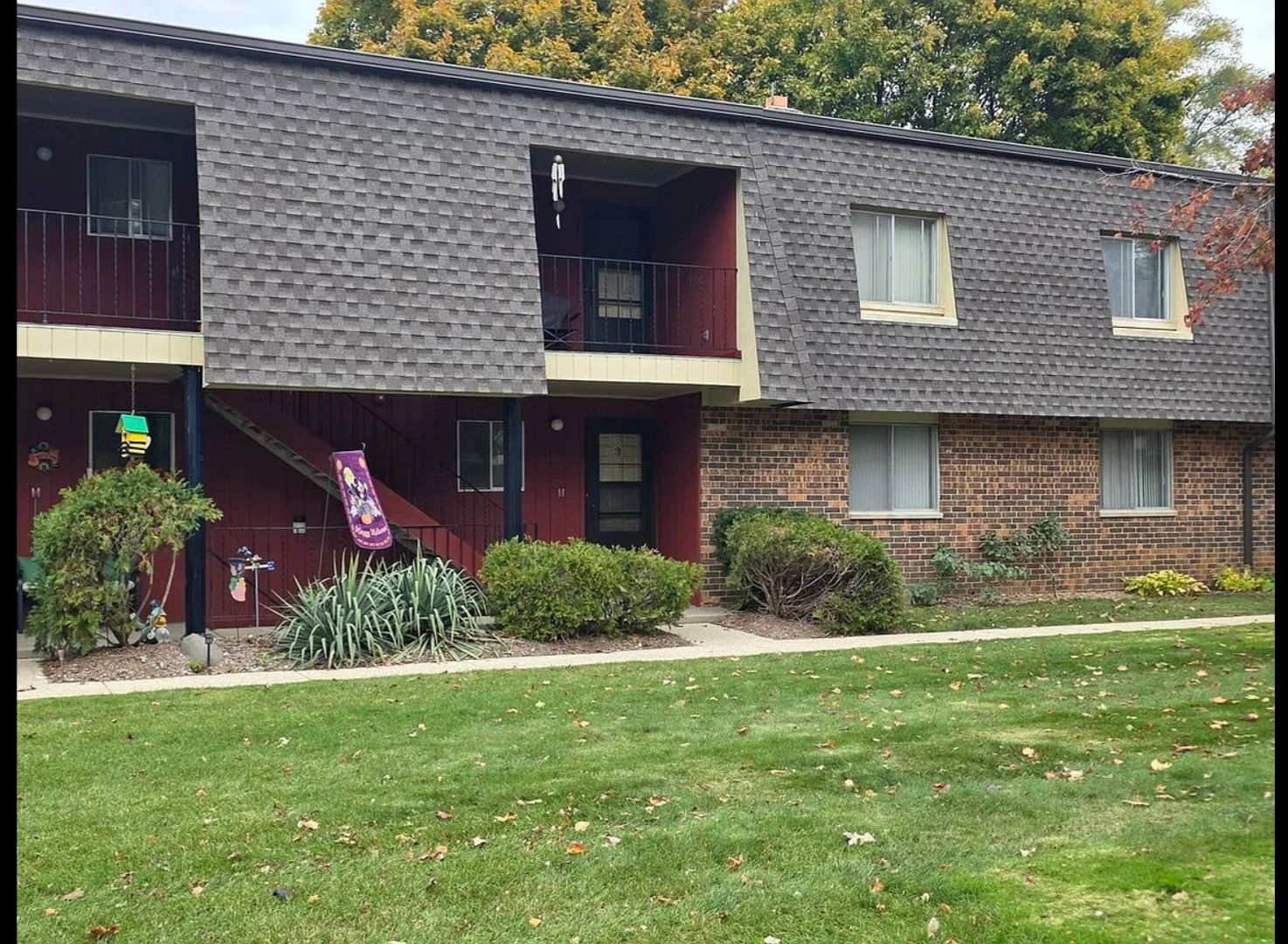 Oconomowoc Apartment: 838 Forest Court