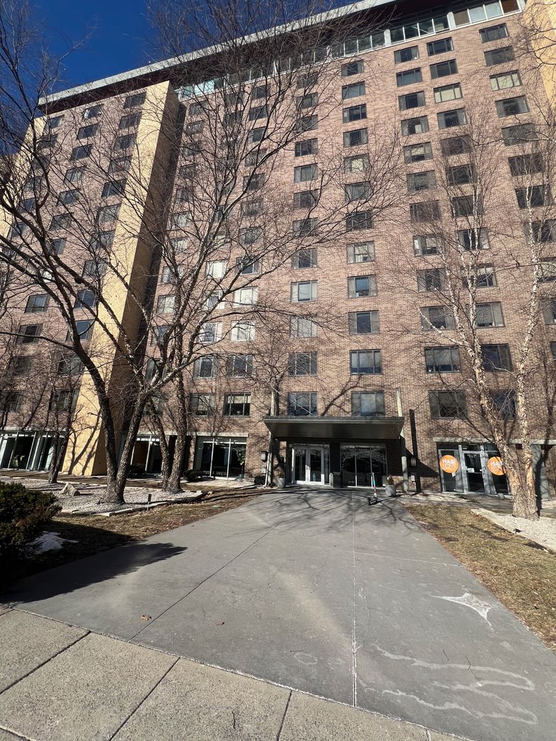 Kansas City Condo: 600 E 8th St
