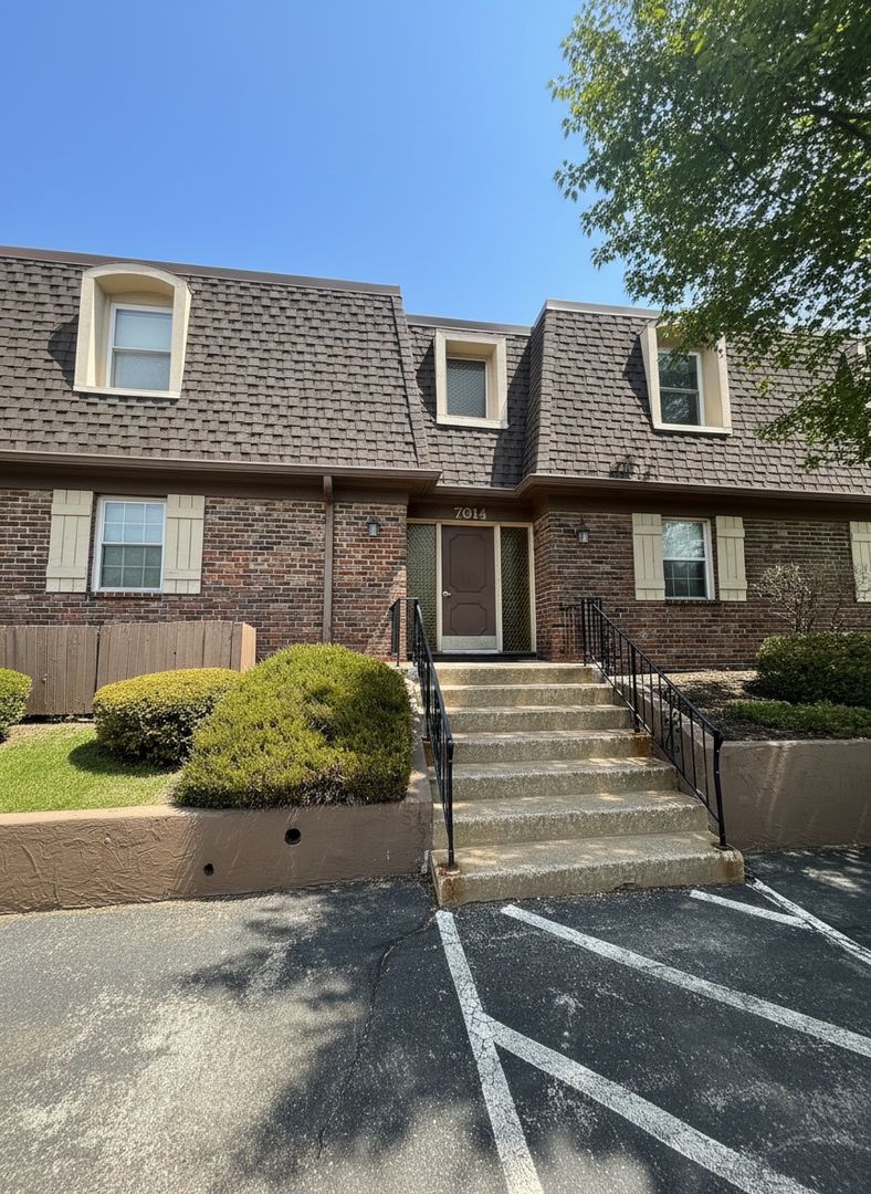 Mission Condo: 7614 W 59th Ter