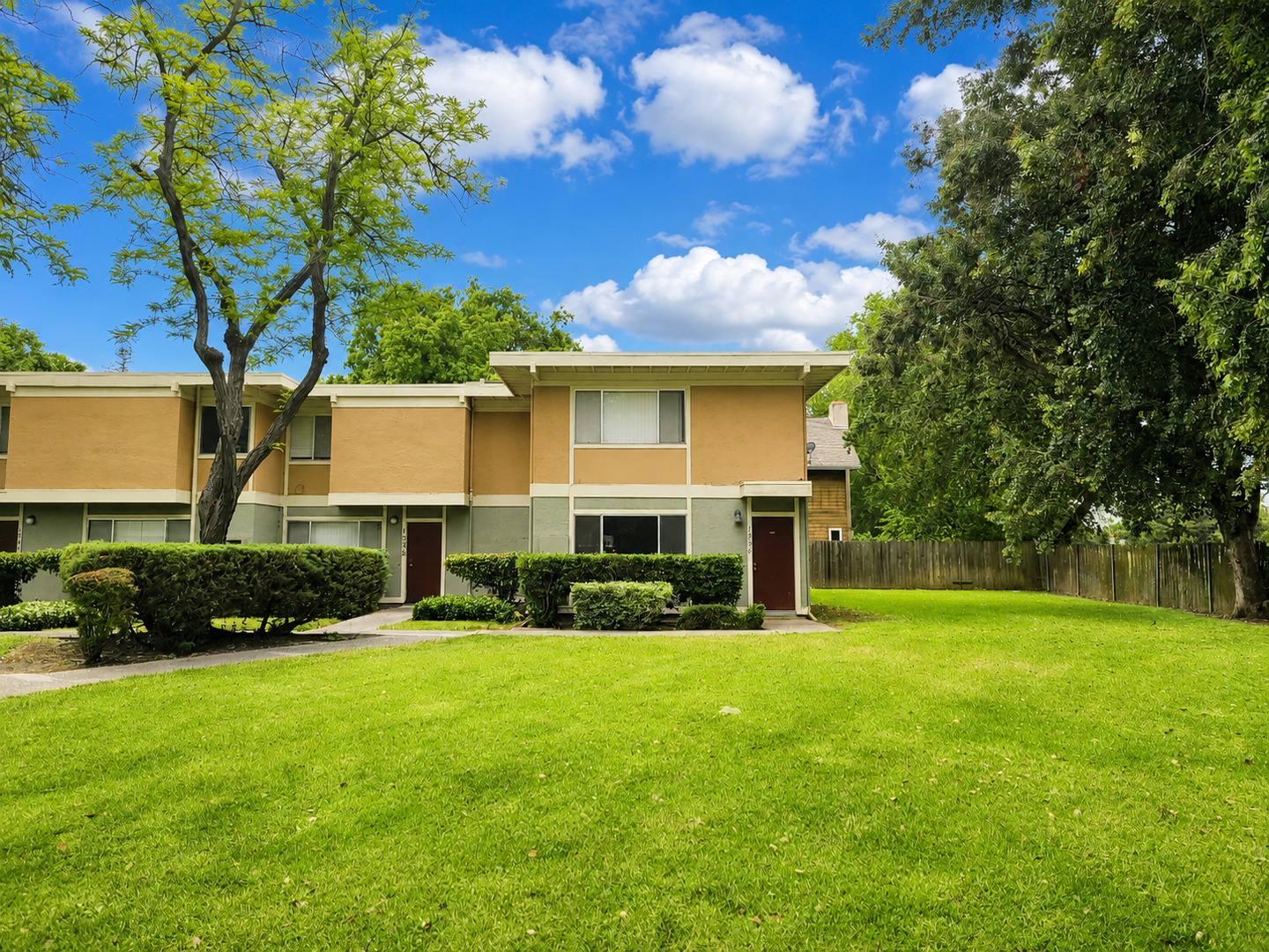 Davis House: 1536 Drake Drive