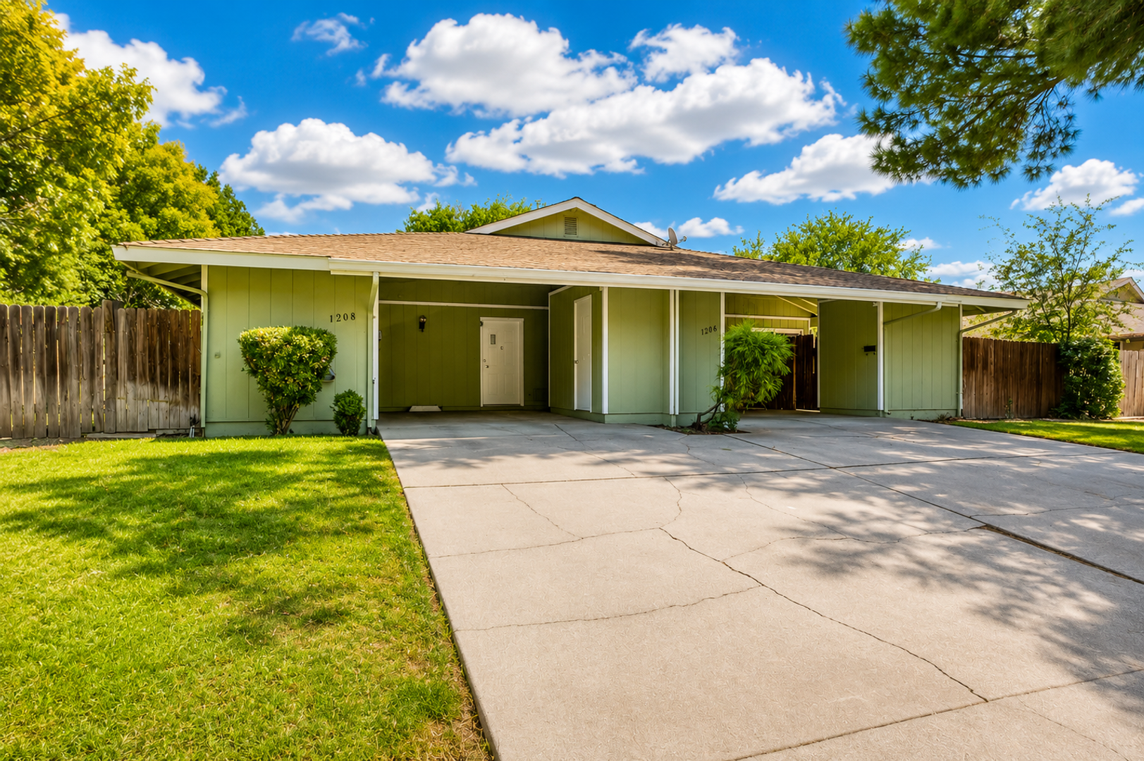 Davis House: 1208 J St