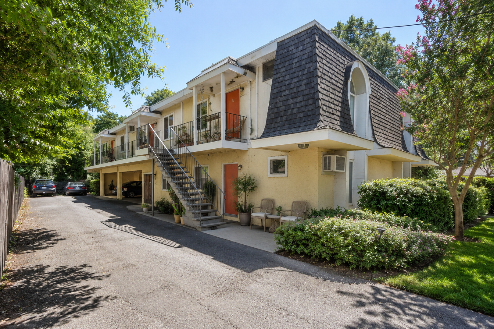 Davis House: 516 K Street, Apt #A