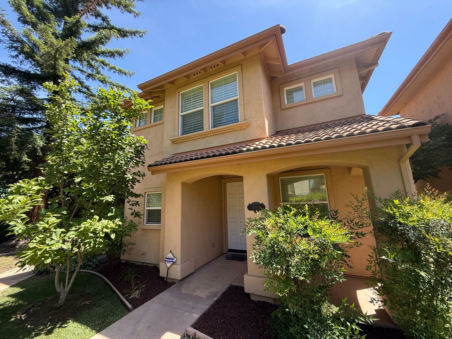 Davis House: 2043 Catalina Dr
