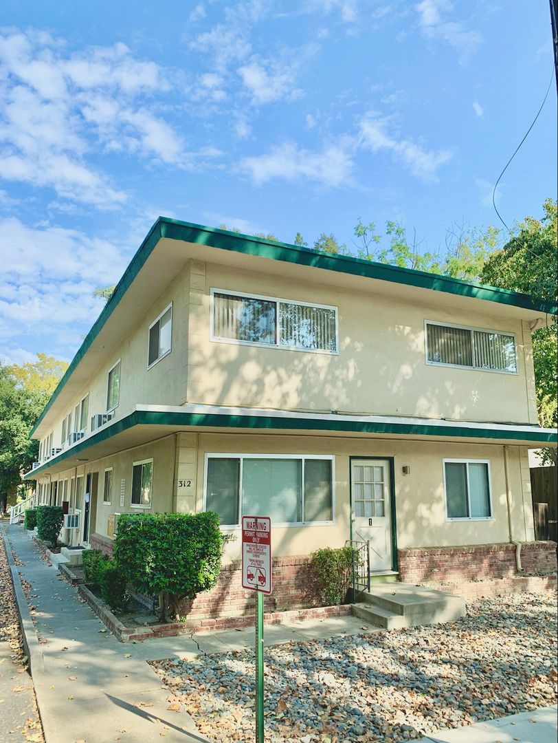 Davis Apartment: 312 University Ave