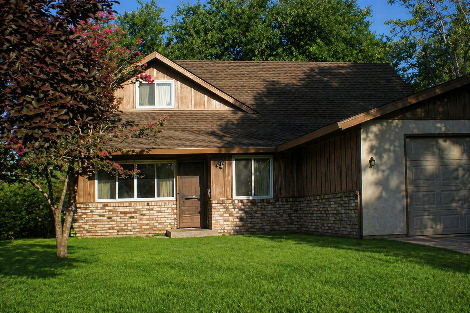 Davis House: 1019 Cabot Street