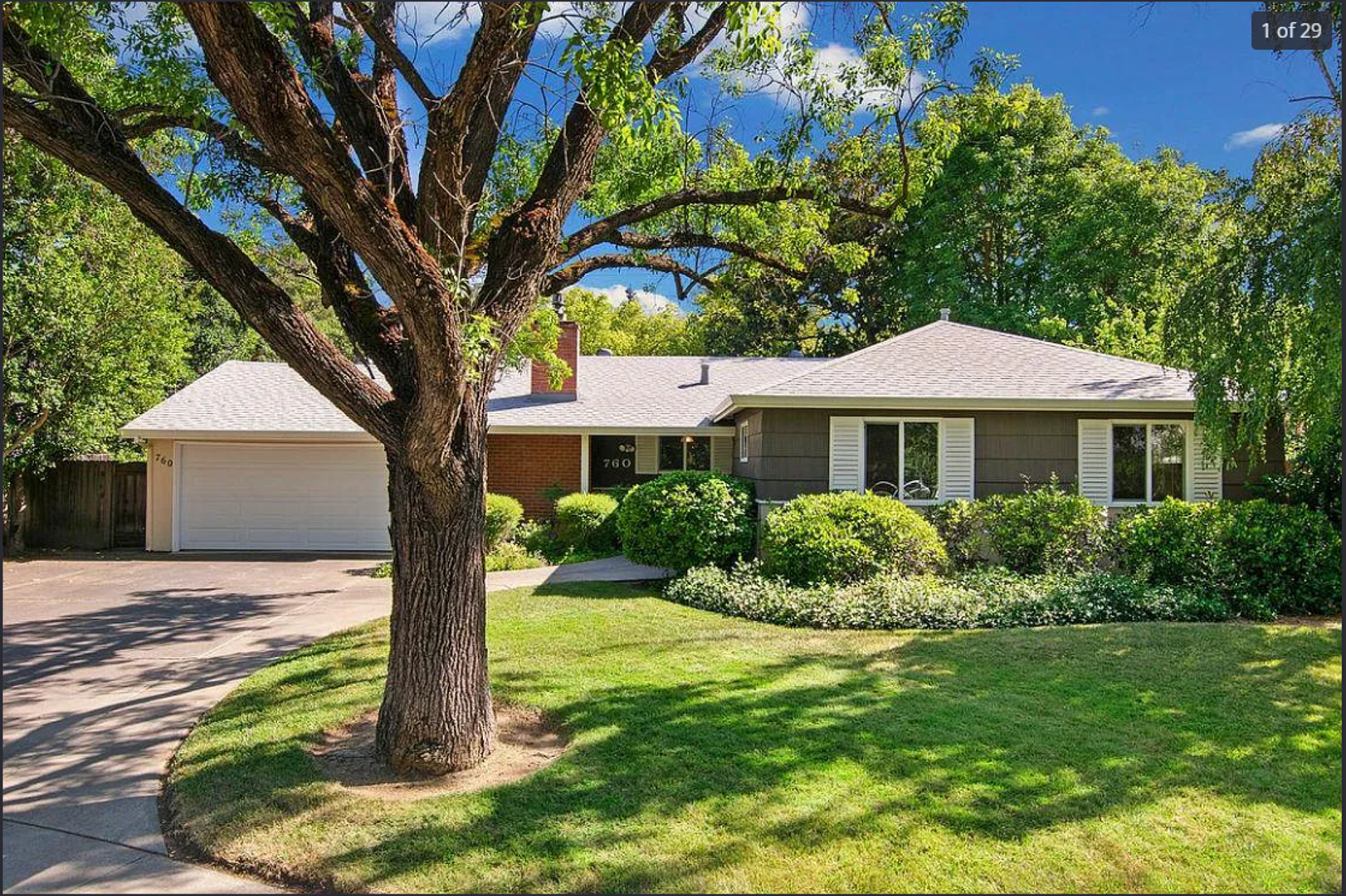 Davis House: 760 Mulberry Ln