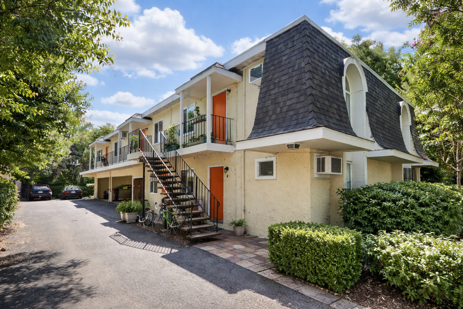 Davis House: 516 K Street, Apt C