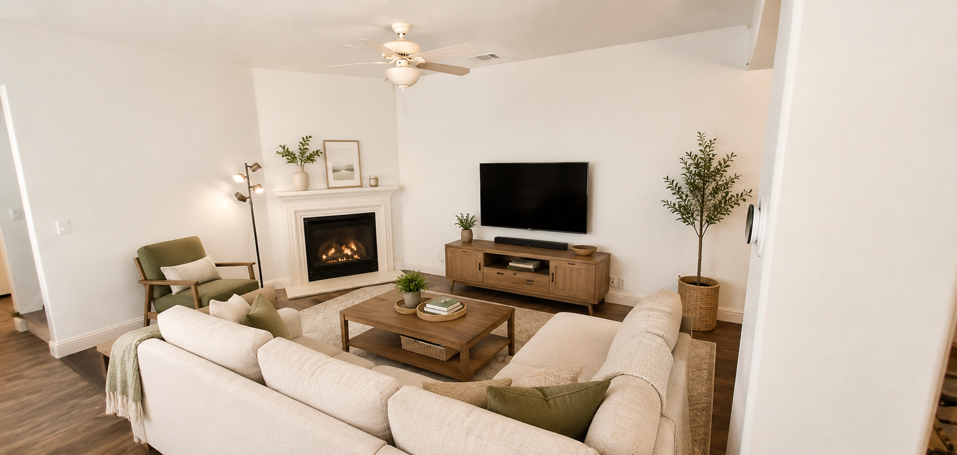 Davis House: 2043 Catalina Dr