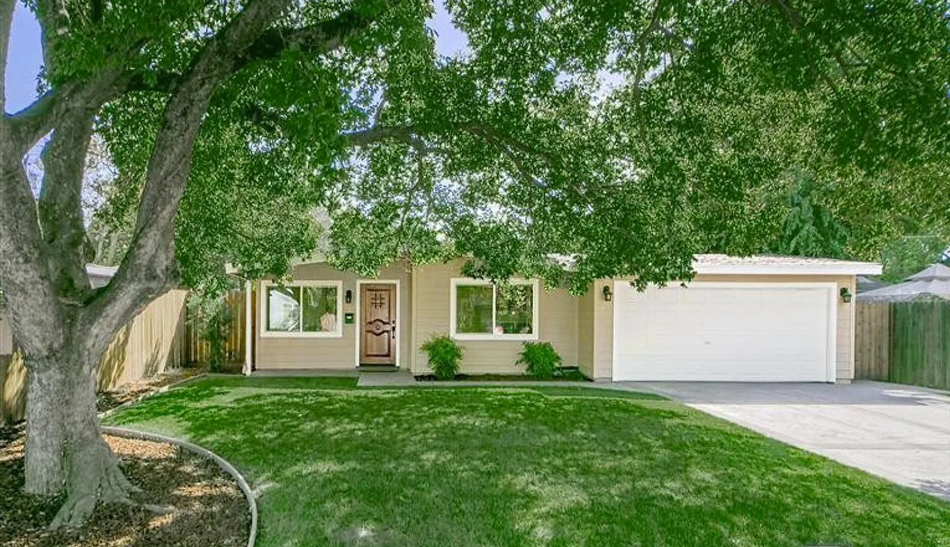 Davis House: 1314 Colgate Dr