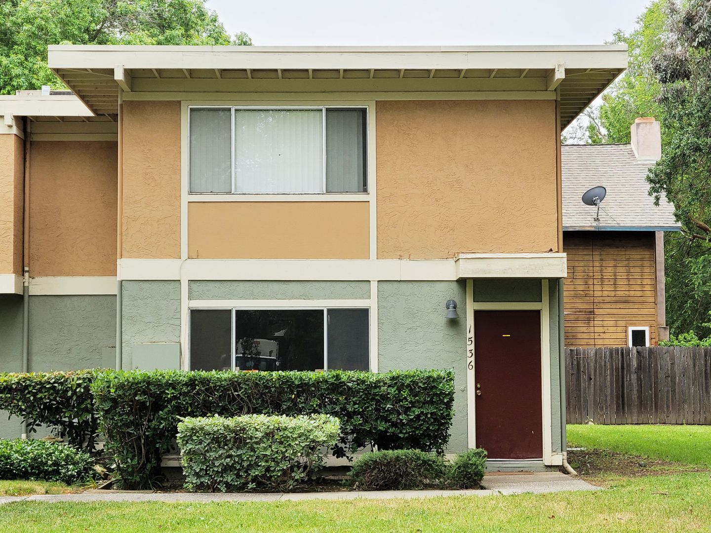 Davis House: 1536 Drake Drive