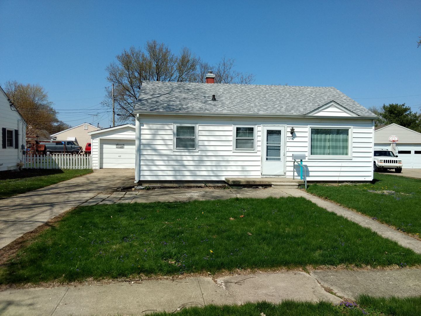 Lafayette House: 1207 Parkway Court