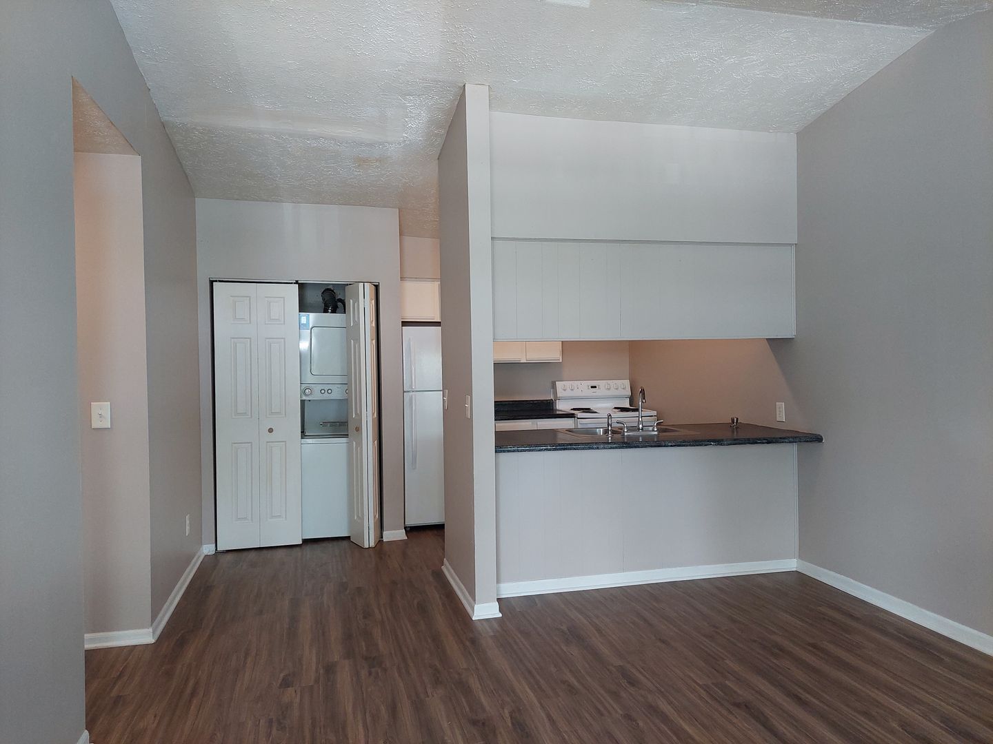 Lafayette Apartment: Teal Rd