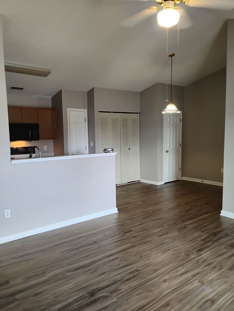 Lafayette Apartment: 60 Bridgewater Ct