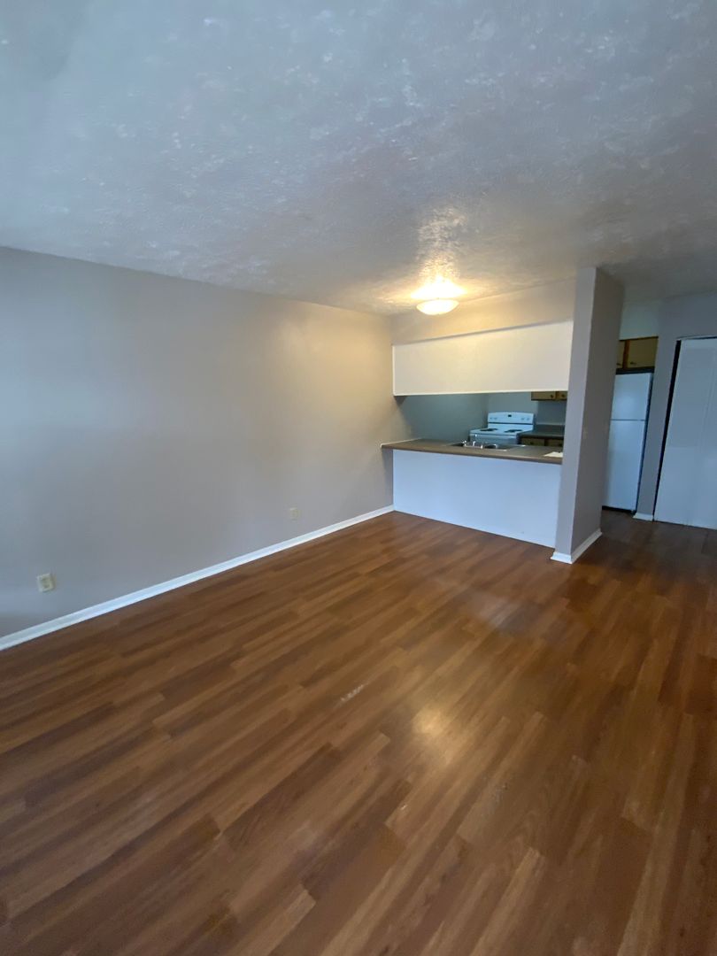 Lafayette Apartment: Teal Rd