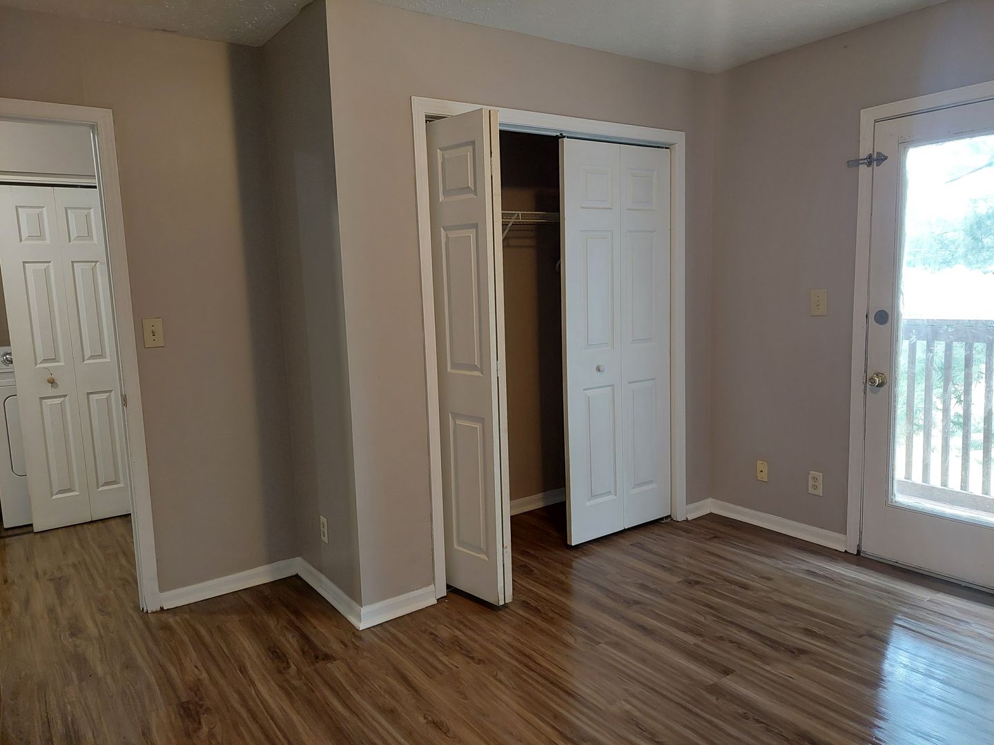 Lafayette Apartment: Teal Rd