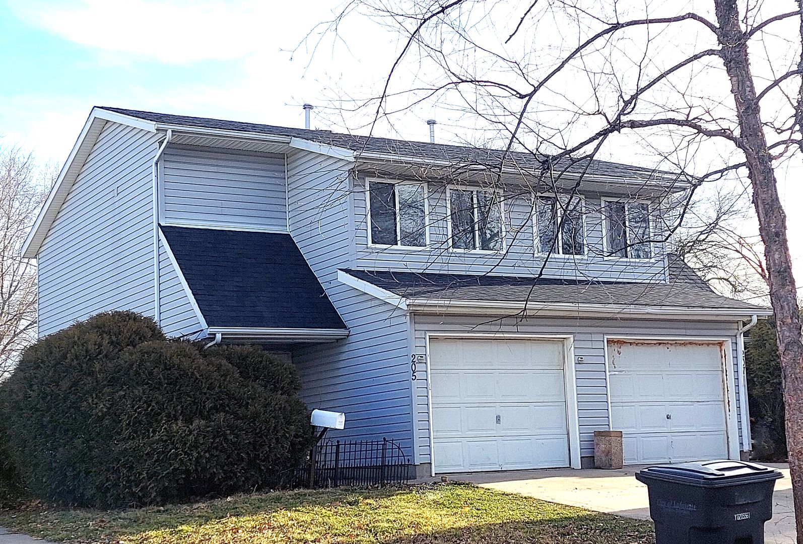 Lafayette Multiplex: 205-207 Lincoln St.