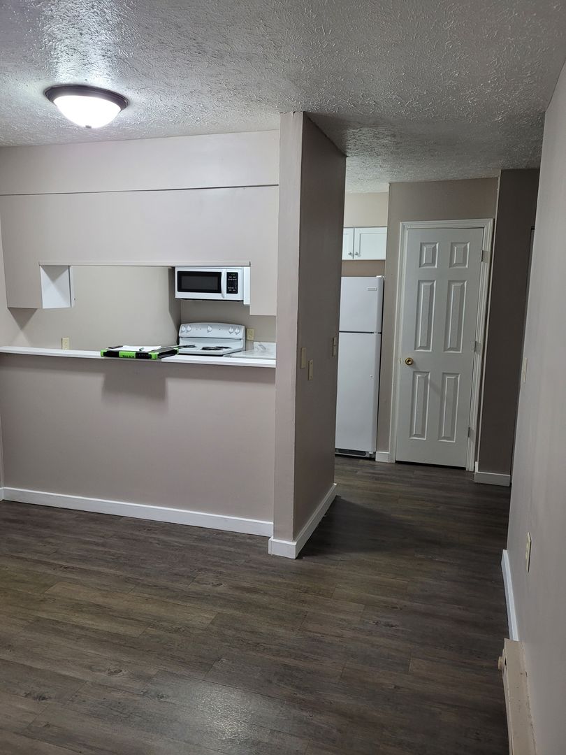 Lafayette Apartment: Teal Rd