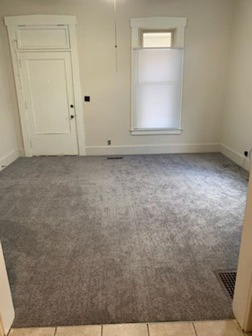 Lafayette Apartment: 1112-1114.5 North St