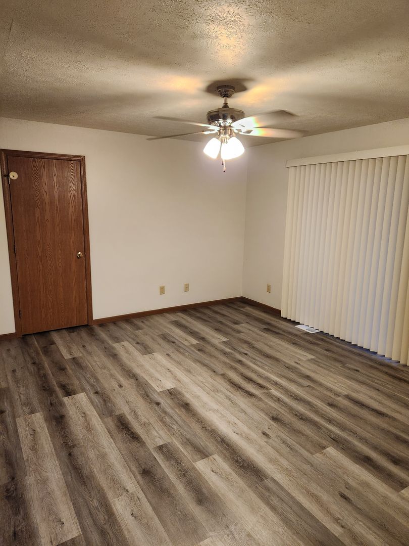 Lafayette Apartment: 100 Bridgewater Ct.
