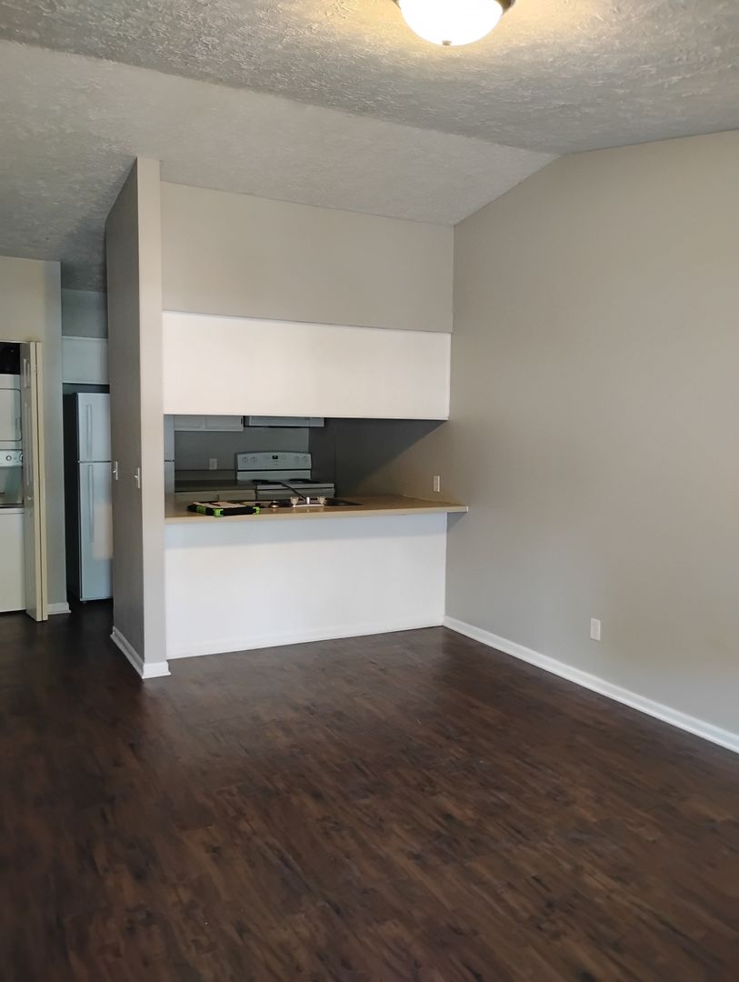 Lafayette Apartment: Teal Rd