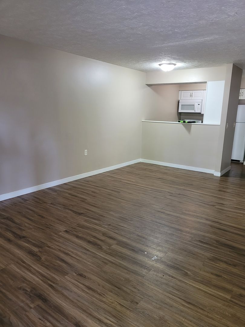 Lafayette Apartment: Teal Rd