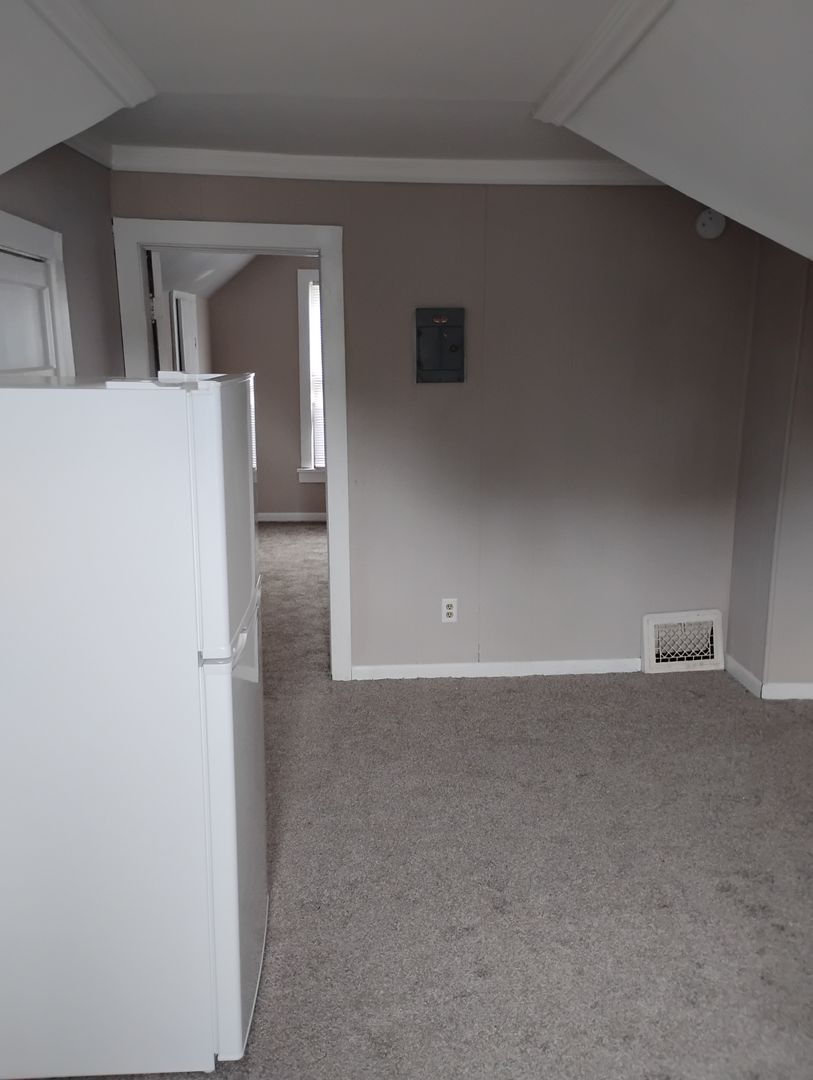 Lafayette Apartment: 1606 Virginia St