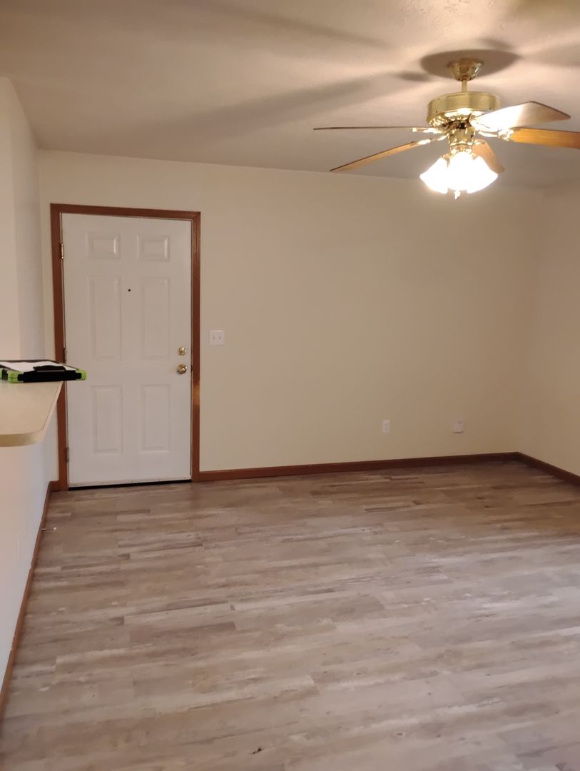 Lafayette Apartment: 120 Bridgewater Ct.